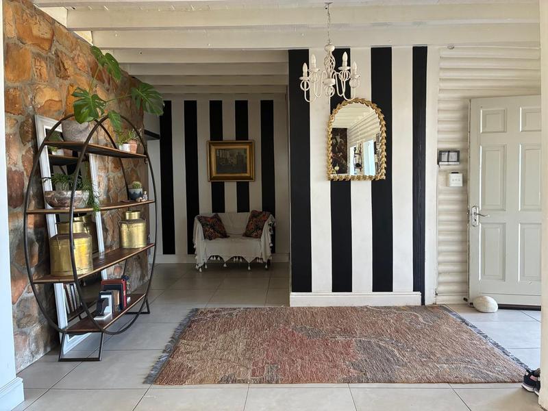 To Let 5 Bedroom Property for Rent in San Michel Western Cape